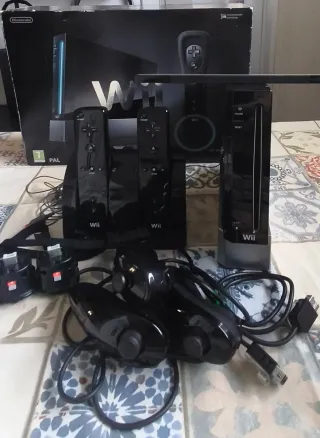 Consola Nintendo Wii Negra + Accesorios