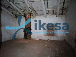 Casa adosada en venta en Constantina