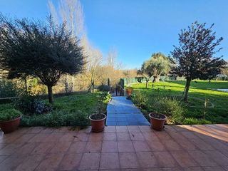 Chalet en venta en Corullón