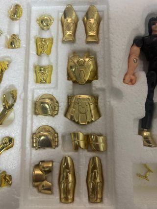 Cavalieri dello Zodiaco Armatura Dorata