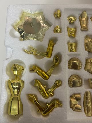 Cavalieri dello Zodiaco Armatura Dorata