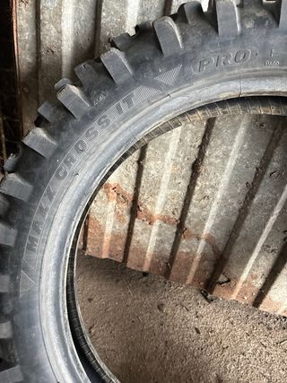 Cubierta ruda trasera moto