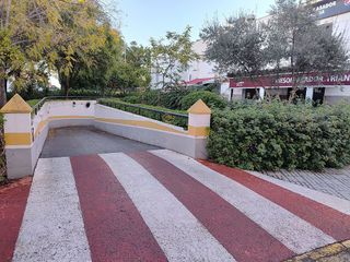 Garaje en venta en Palacio de Congresos - Urbadiez - Entrepuentes en Sevilla