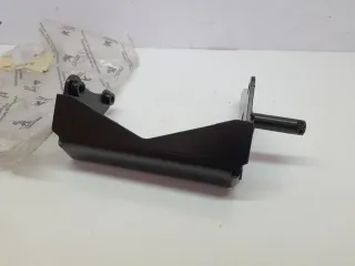 Soporte caballete central Peugeot Speedfight 1/2