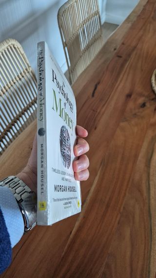 The Psychology of Money: Timeless lessons on wealth, greed, and happiness