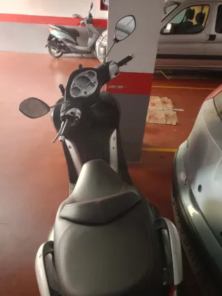 Yamaha 125 Scooter 2009 ITV 2027