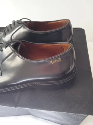 Zapatos de piel Martinelli negros T42