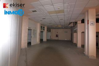Local comercial en alquiler en Ensanche en Pamplona