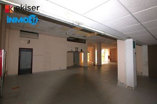 Local comercial en alquiler en Ensanche en Pamplona