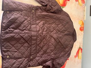 Chaqueta acolchada marrón multibolsillos