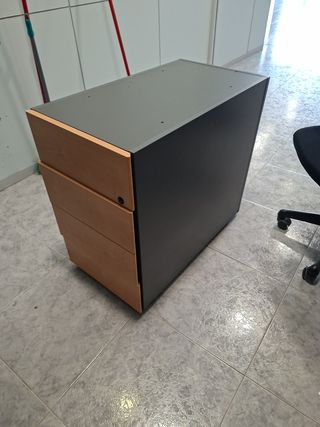 Cajonera de oficina madera y metal