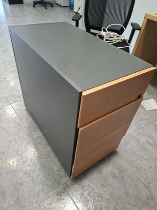 Cajonera de oficina madera y metal