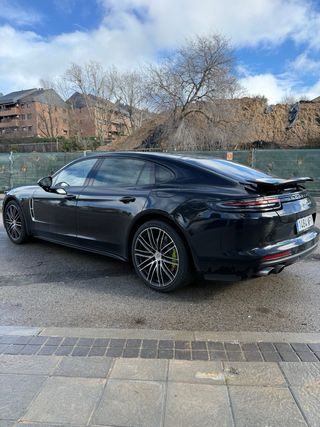 Porsche Panamera 4 E-Hybrid Executive