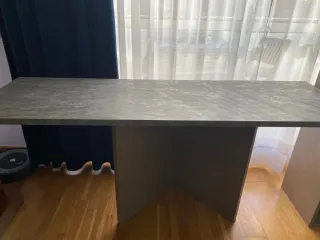 Escritorio y Estantería