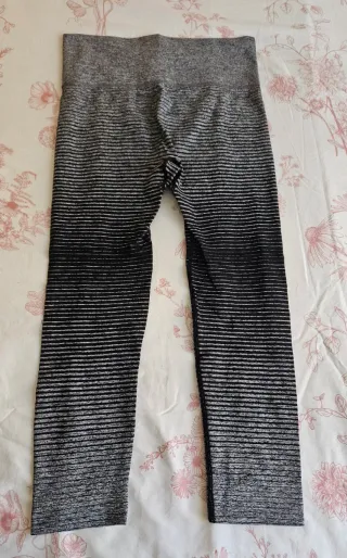 Mallas deportivas degradado gris y negro