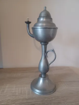 Lámpara holandesa de aceite “Snotneus” en estaño