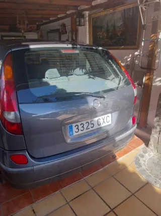 Nissan Almera Tino