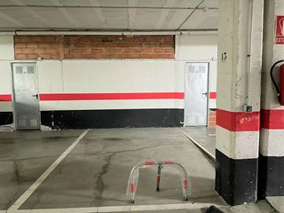 Garaje en venta en Portillejo - Valdegastea en Logroño