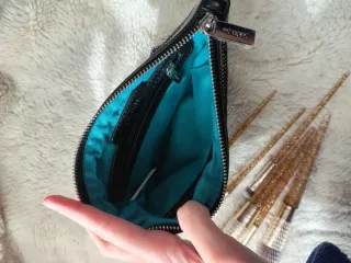 Neceser y brochas de maquillaje sin estrenar