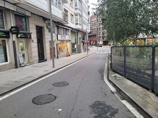 Garaje en venta en Ensanche - Sar en Santiago de Compostela
