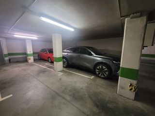 Garaje en venta en Ensanche - Sar en Santiago de Compostela