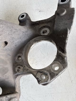 Portamangueta trasera derecha Cadillac SRX 0466RH