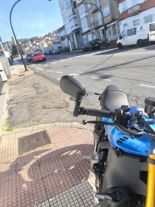 Yamaha XSR900 Azul/Dorado