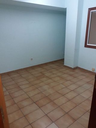 Local comercial en alquiler en Maria Auxiliadora - Barriada LLera en Badajoz