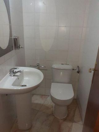 Local comercial en alquiler en Maria Auxiliadora - Barriada LLera en Badajoz