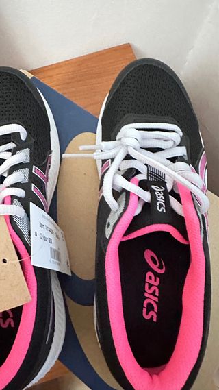 Zapatillas Asics Negras y Rosas
