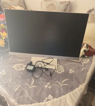 Monitor HP 23" Plata como nuevo