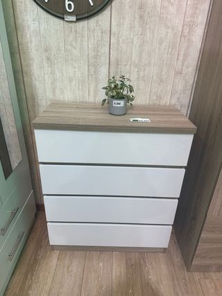 Cómoda 4 cajones madera y blanco