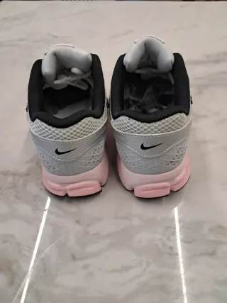 Nike Zoom Vomero 5 Talla 38 Nuevas