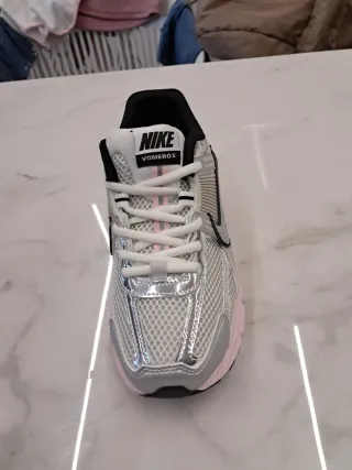 Nike Zoom Vomero 5 Talla 38 Nuevas
