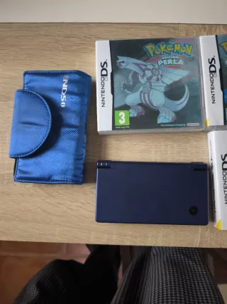 Nintendo DSI Azul + 3 Juegos Pokémon.