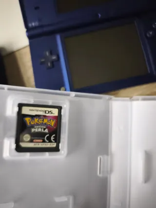 Nintendo DSI Azul + 3 Juegos Pokémon.