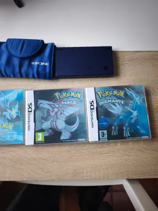 Nintendo DSI Azul + 3 Juegos Pokémon.