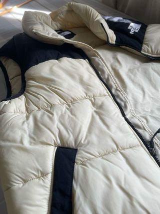 Chaleco The North Face Beige y Negro. ORIGINAL