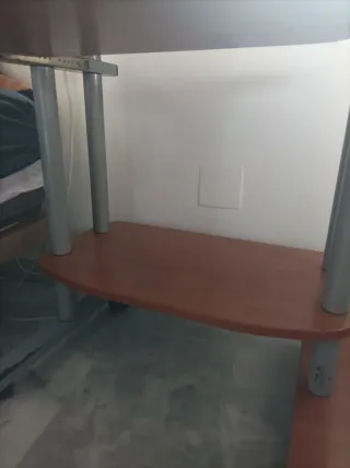 Escritorio madera con ruedas