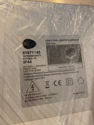 Espejo de baño con luz LED.