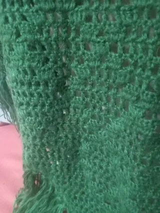 Scialle  in lana tricot verde bosco con frange