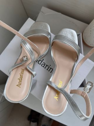 Zapatos de tacón plateados plataforma