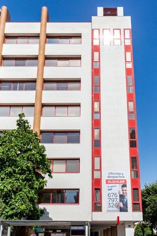 Garaje en venta en Colores - Entreparques en Sevilla