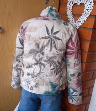 Cazadora Desigual Talla M Estampada Flores