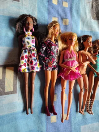 Lote 5 Muñecas Barbie