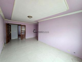 Piso en venta en Poio