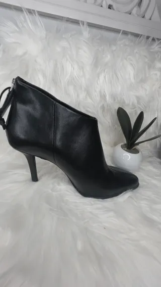 Botines Zara Tacón Stiletto Piel Elegantes