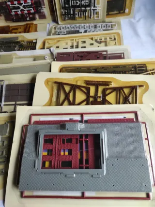 Edificios y Accesorios para maqueta de tren