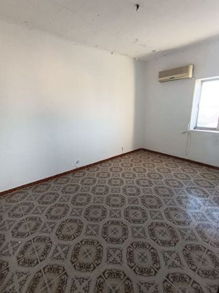 Piso en venta en Linares
