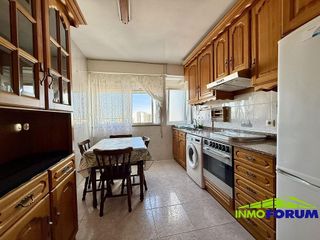 Piso en venta en Cuatro Caminos - Plaza de la Cubela en Coruña (A)